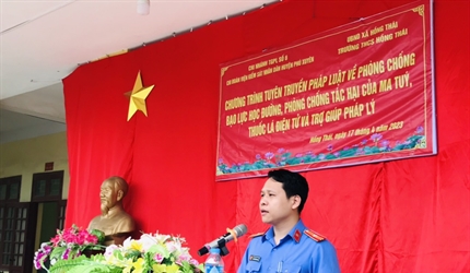 Chi đoàn Viện KSND huyện Phú Xuyên tuyên truyền, phổ biến, giáo dục...